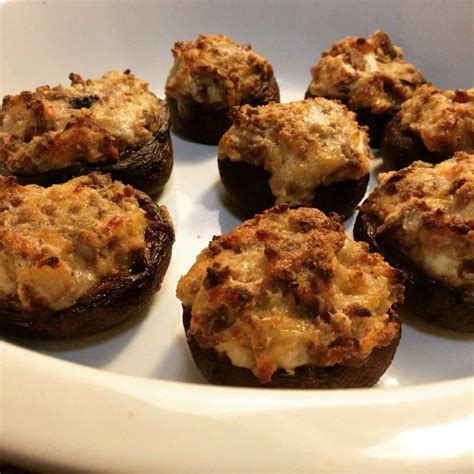 easy-stuffed-mushrooms-with-sour-cream-ground-beef image