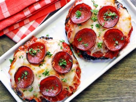 portobello-pizza-healthy-recipes-blog image
