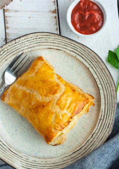 puff-pastry-pizza-pockets-sustainable-cooks image