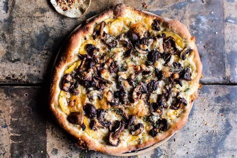 shiitake-and-chanterelle-pizza-with-goat-cheese-going image