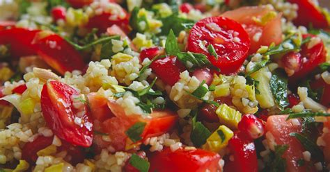 these-middle-eastern-salad-recipes-make-tomatoes-the image
