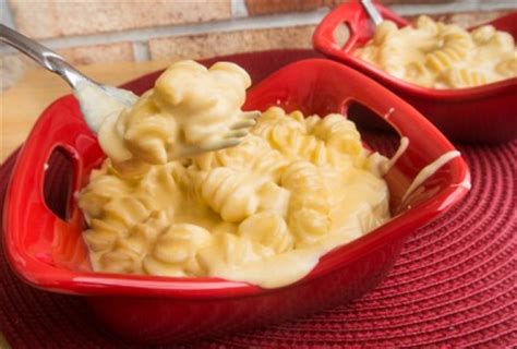 extra-creamy-4-cheese-mac-cheese-tasty-kitchen image