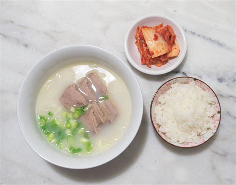 seolleongtang-설렁탕-ox-bone-soup-with-brisket image