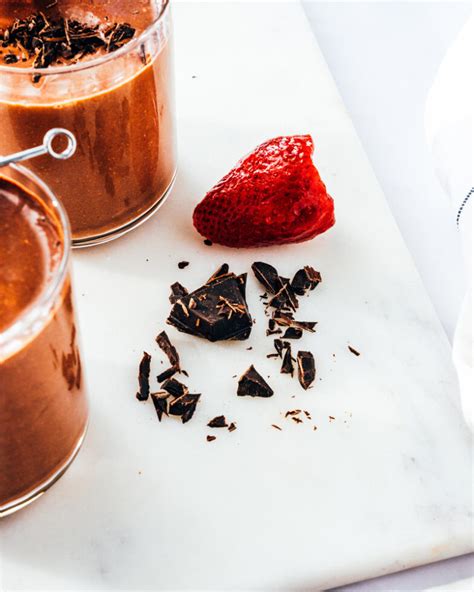 chocolate-strawberry-smoothie-a-couple-cooks image
