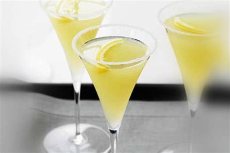 lemon-drop-cocktail-recipe-grey-goose-vodka image