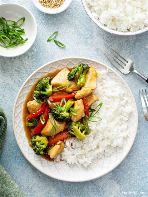 easy-chicken-stir-fry-with-the-best-sauce-belly-full image