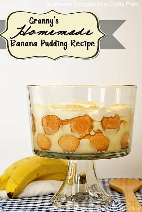 grannys-homemade-banana-pudding-recipe-scattered image