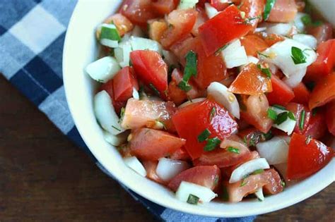 german-tomato-salad-tomatensalat-the-daring image