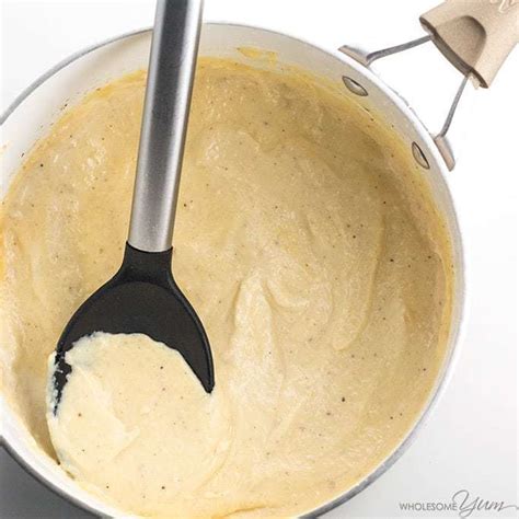 low-carb-keto-alfredo-sauce-recipe-easy image