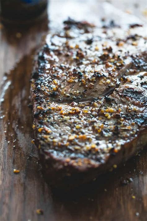 black-n-blue-grilled-steak-salad-creme-de-la-crumb image