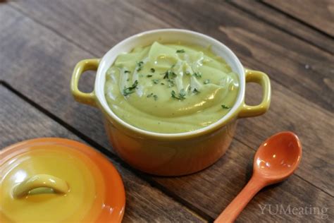 healthy-avocado-garlic-soup-yum-eating image