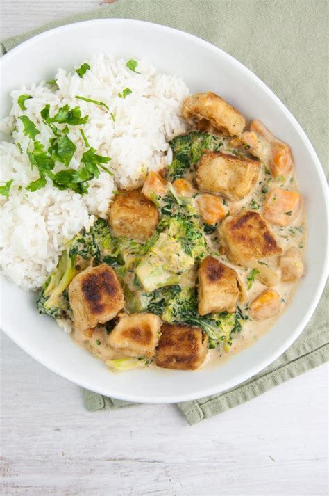 vegan-coconut-curry-with-crispy-tofu image