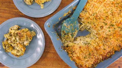 spinach-and-artichoke-mac-and-cheese-with-garlic image