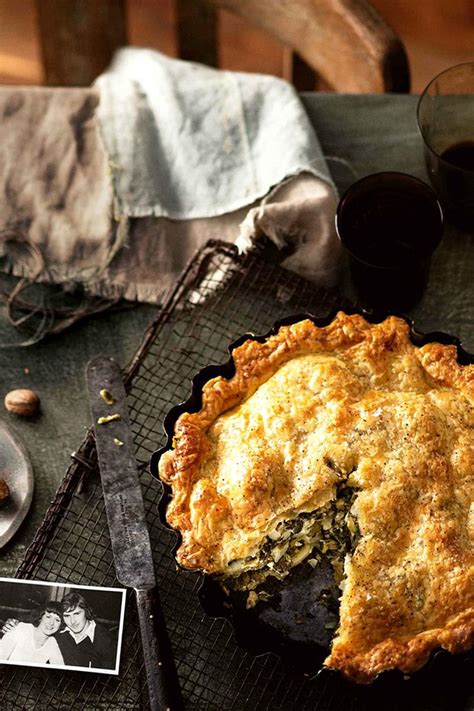 cheese-and-spinach-pie-recipe-to-feed-the-whole-family image