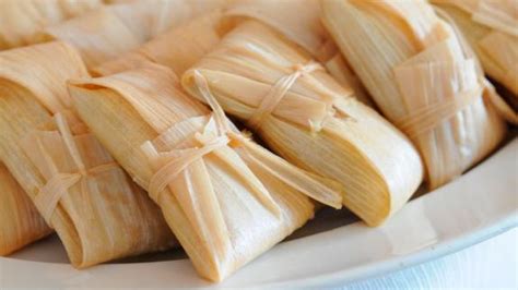 green-chile-corn-tamales-delicious-living image