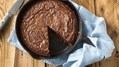 grilled-cast-iron-skillet-brownies image