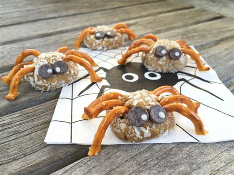 easy-halloween-cookies-spooky-spiders-jennifer image