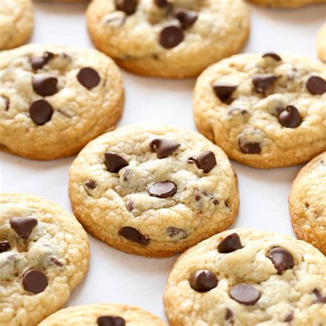 soft-and-chewy-chocolate-chip-cookies-live image