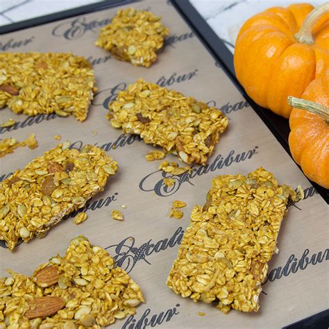 pumpkin-granola-bars image