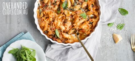 sausage-spinach-ricotta-pasta-bake-one-handed image