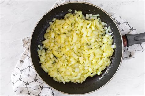 vegan-chinese-broccoli-and-tofu-in-garlic-sauce image