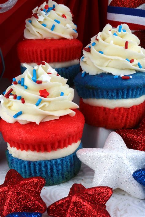 4th-of-july-cupcakes-two-sisters image