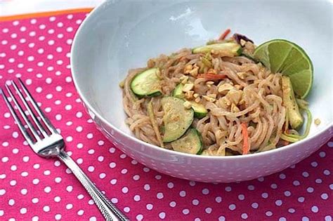 zero-calorie-nooodles-with-spicy-peanut-sauce-for image
