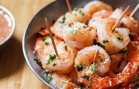 garlic-parmesan-roasted-shrimp-recipe-eatwell101 image