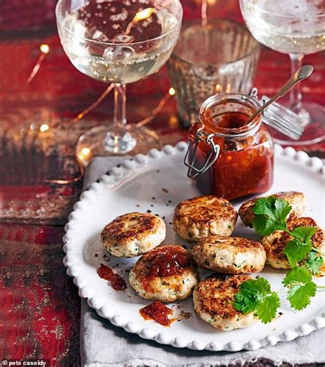 jamess-easy-feasts-thai-chicken-cakes-with-sweet-chilli image