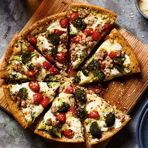 broccoli-sausage-skillet-pizza image