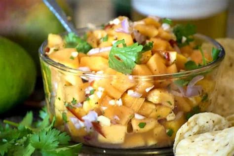 papaya-salsa-easy-papaya-recipe-as-side-dish-or-garnish image