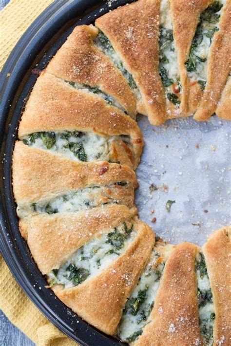 spinach-and-cheese-crescent-ring-julies-eats-treats image