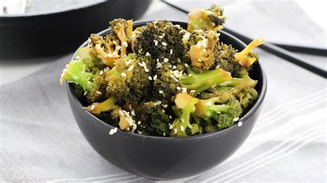 asian-style-broccoli-with-garlic-sauce-the-soccer image