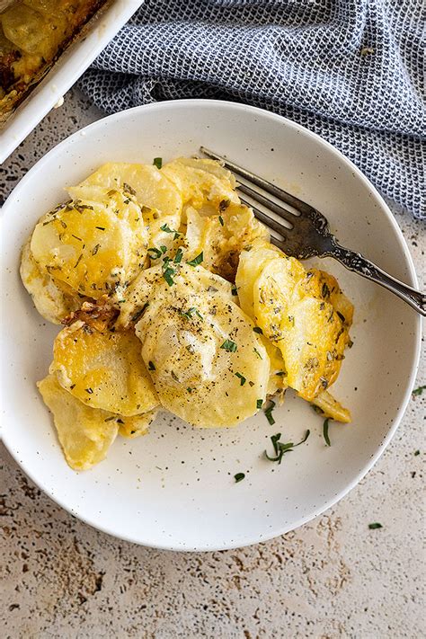 garlic-herb-potatoes-au-gratin-countryside-cravings image