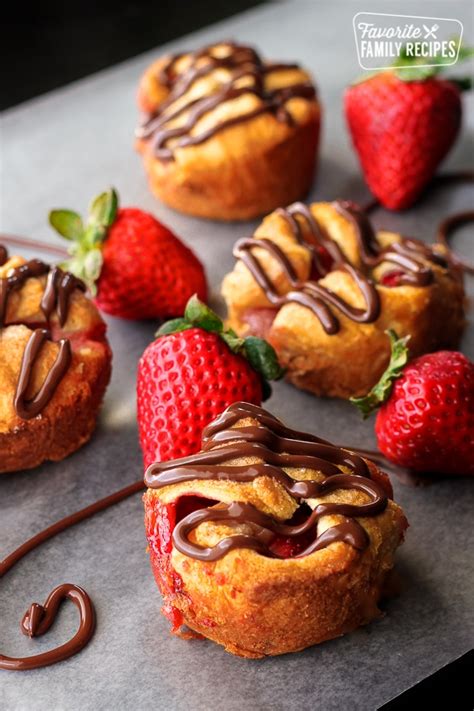 chocolate-covered-strawberry-tart-easy image
