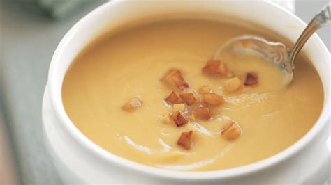 parsnip-soup-with-caramelized-apples-recipe-bon image