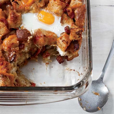 bacon-tomato-and-cheddar-breakfast-bake-with-eggs image