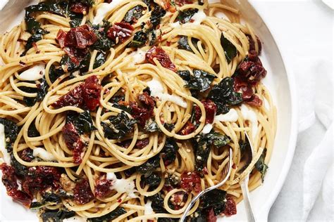 sun-dried-tomato-and-kale-pasta-with-a-white-wine image