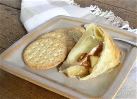 baked-brie-with-apples-and-pecans image