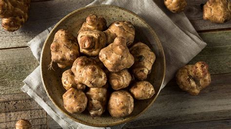 jerusalem-artichokes-sunchokes-facts-what-they-are image