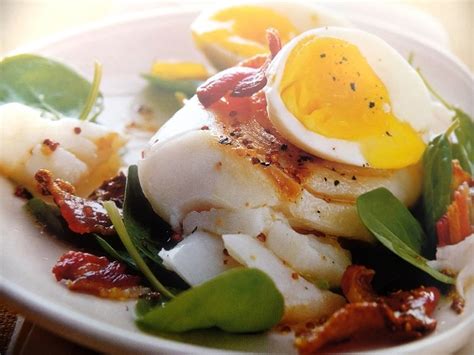 haddock-crispy-bacon-and-spinach-salad image