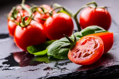 tomato-salad-with-basil-vinaigrette-unlock-food image