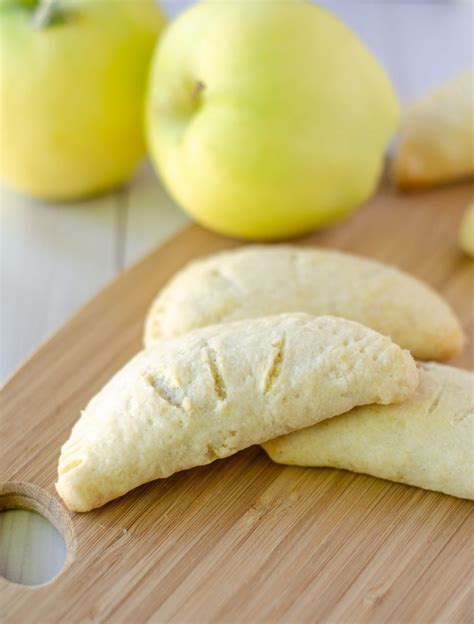 easy-apple-hand-pies-recipe-to-fall-for-this-season image