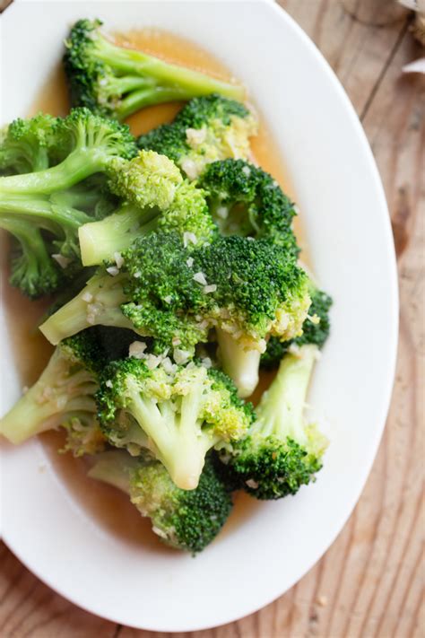 garlic-broccoli-stir-fry-china-sichuan-food image