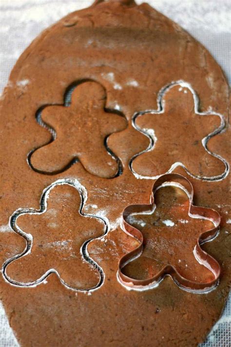 vegan-gingerbread-cookies-loving-it-vegan image
