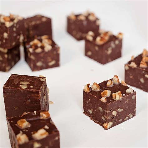 microwave-chocolate-fudge-recipe-ashlee-marie image