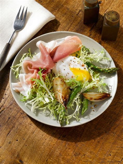 frisee-salad-with-asparagus-and-prosciutto-shallots image