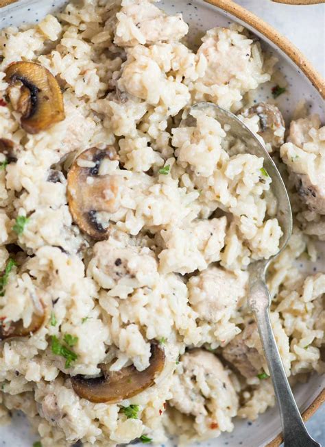 creamy-chicken-and-rice-with-mushroom-the-flavours image
