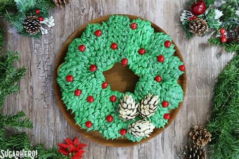 pull-apart-cupcake-wreath-cake-sugarhero image