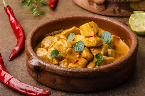 basil-chicken-in-coconut-curry-sauce-maxliving image